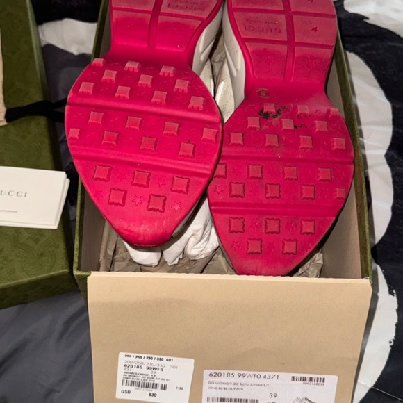 Gucci Ryhton Sneakers - Picture 3 of 5